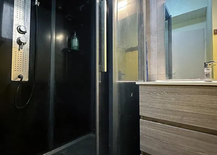 A L'angle Rue Raphael