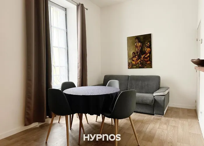 A L'angle Rue Raphael Apartman